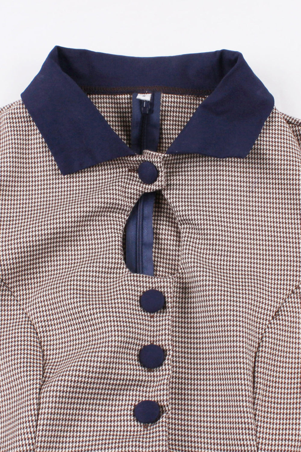 Vestido de manga larga con cinturón azul marino de la década de 1950