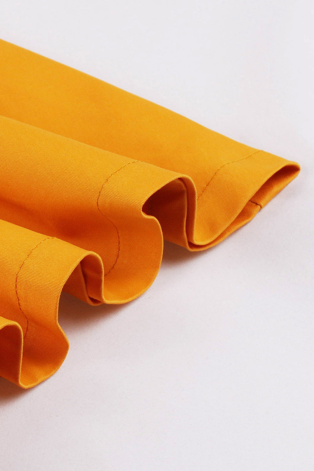 Vestido amarillo con volantes con muescas con solapa con lazos con cinturón de la década de 1950 con bolsillos