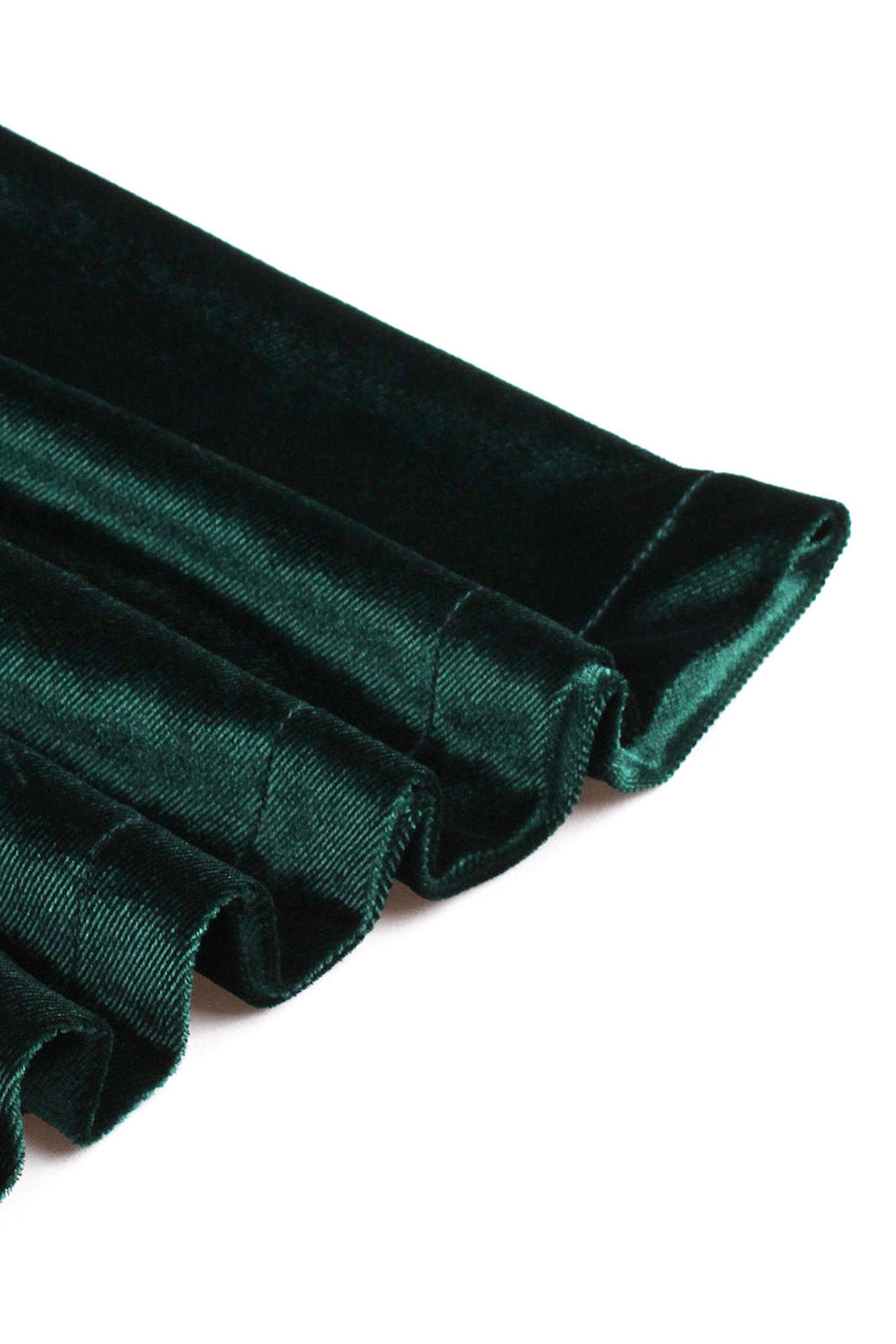 Vestido de terciopelo verde oscuro con volantes y cuello en V de la década de 1950