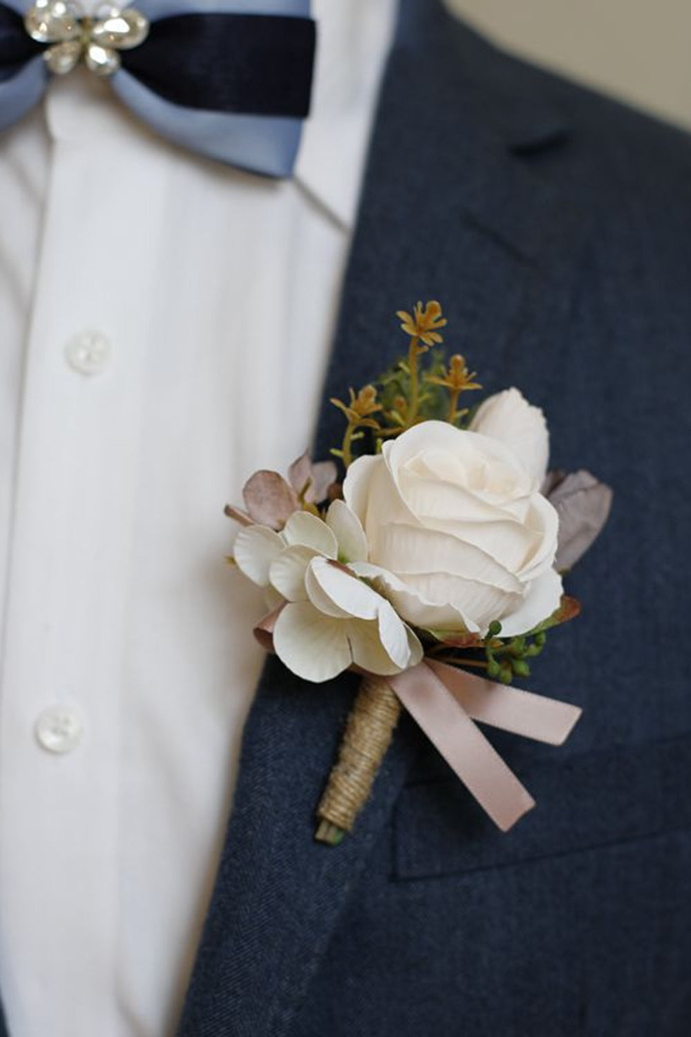 Ramillete de muñeca de fiesta de albaricoque y boutonniere para hombre para boda