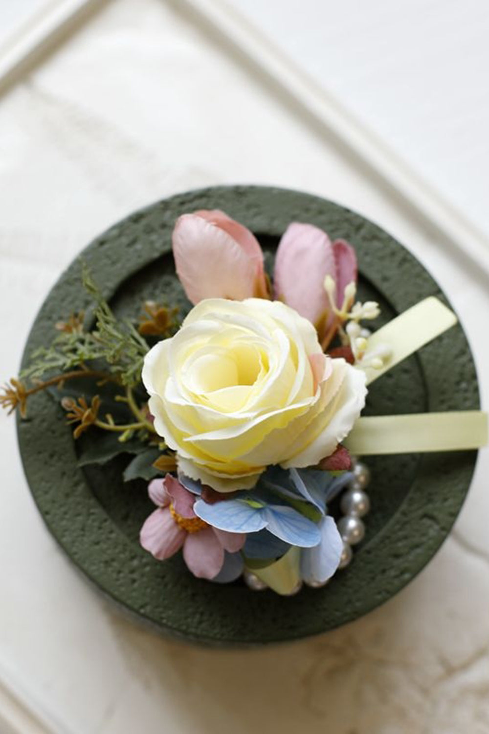 Ramillete de muñeca de fiesta de albaricoque y boutonniere para hombre para boda