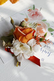 Elegante ramillete de muñeca de fiesta de rubor y boutonniere para hombres para la fiesta de bodas