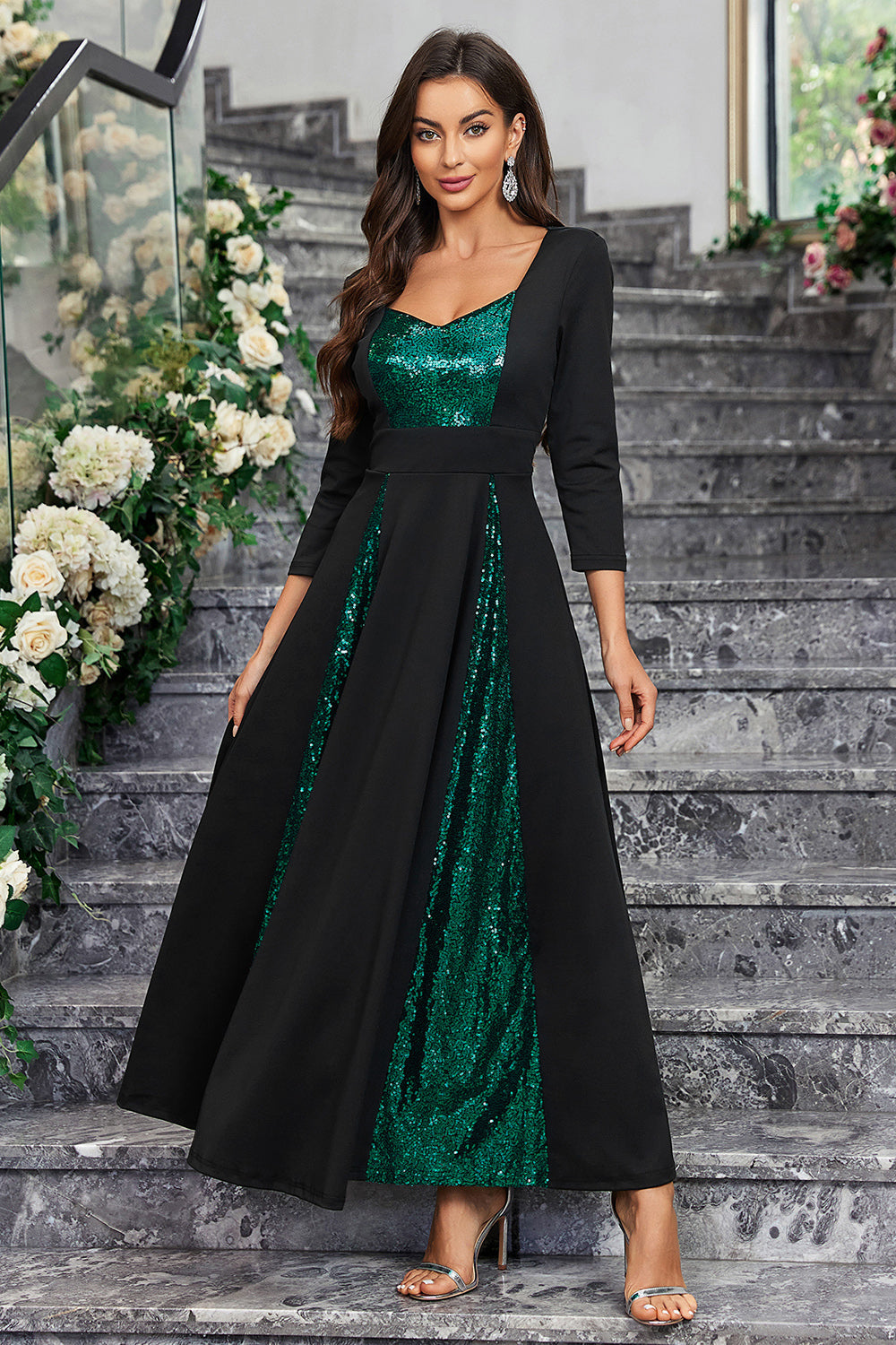 Vestido de fiesta de lentejuelas negras verdes brillantes de una línea con mangas largas