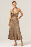 Vestido de dama de honor de sirena dorada con cuello halter sin espalda