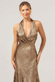 Vestido de dama de honor de sirena dorada con cuello halter sin espalda