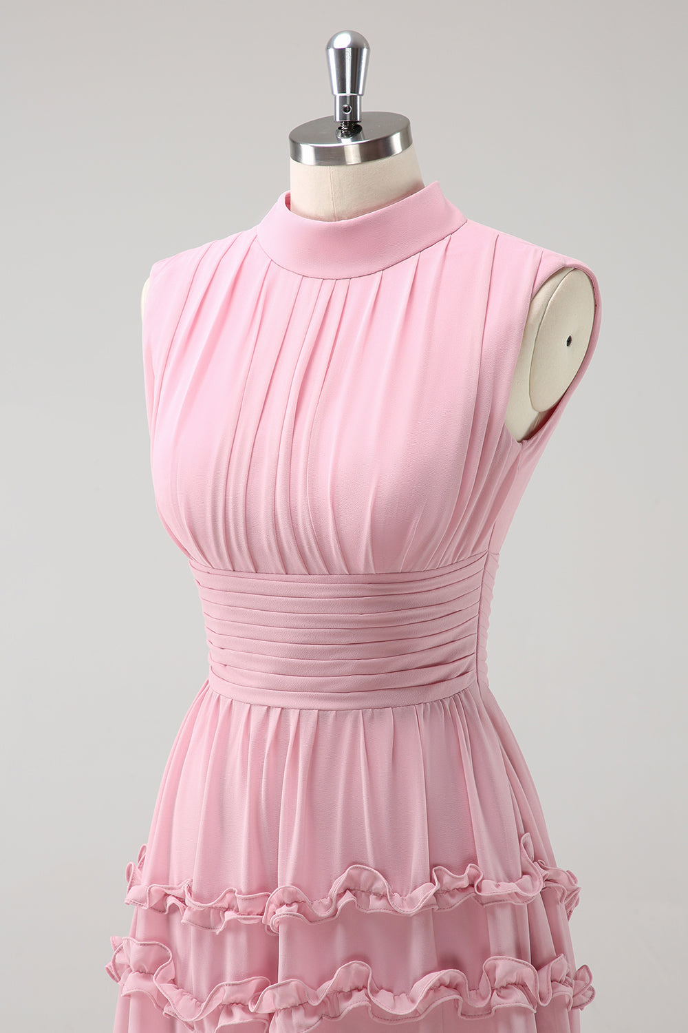 Vestido de dama de honor de gasa con volantes en forma de A y espalda abierta
