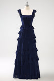Vestido largo de dama de honor de gasa escalonada azul marino oscuro