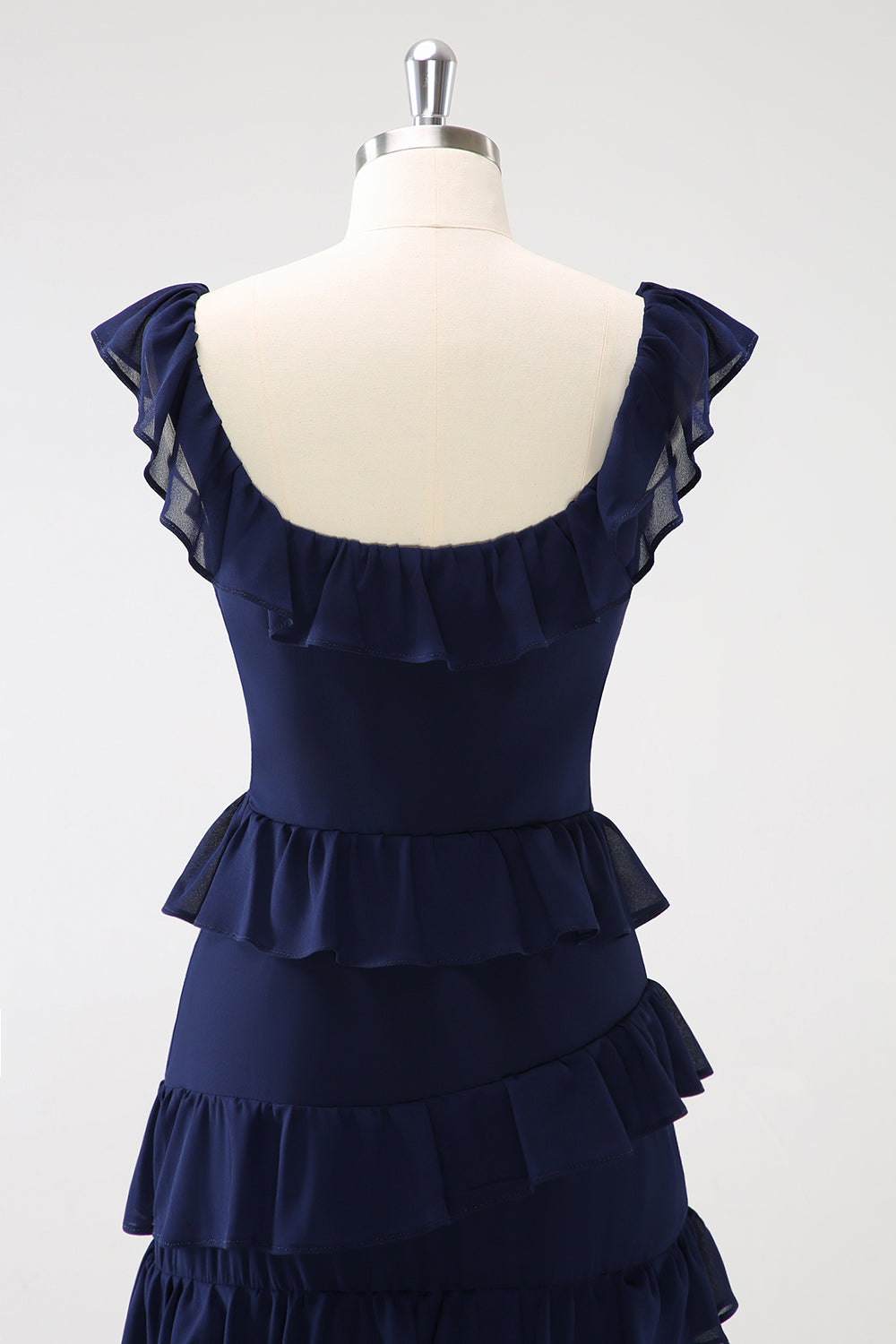 Vestido largo de dama de honor de gasa escalonada azul marino oscuro