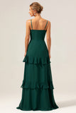 Vestido largo de dama de honor de gasa con volantes y tirantes de espagueti de línea A verde oscuro