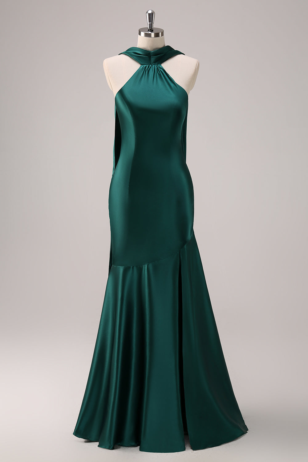 Vestido de dama de honor de sirena de satén halter verde oscuro