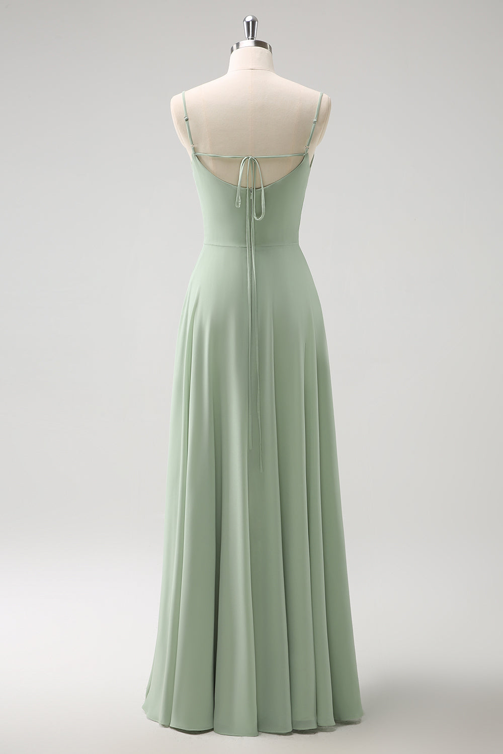 Vestido de dama de honor largo de gasa de gasa de color verde claro con hombros fríos