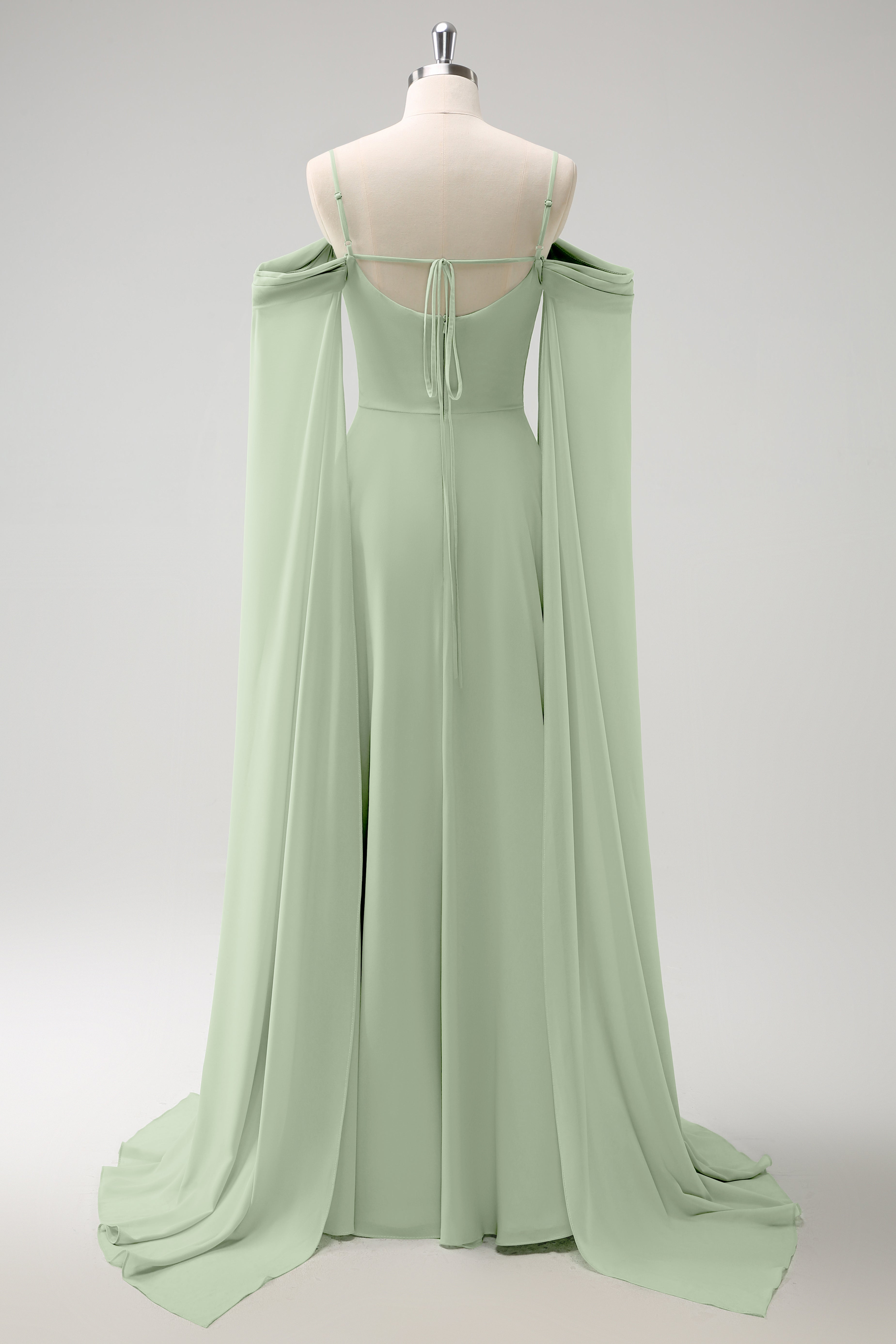 Vestido de dama de honor largo de gasa de gasa de color verde claro con hombros fríos