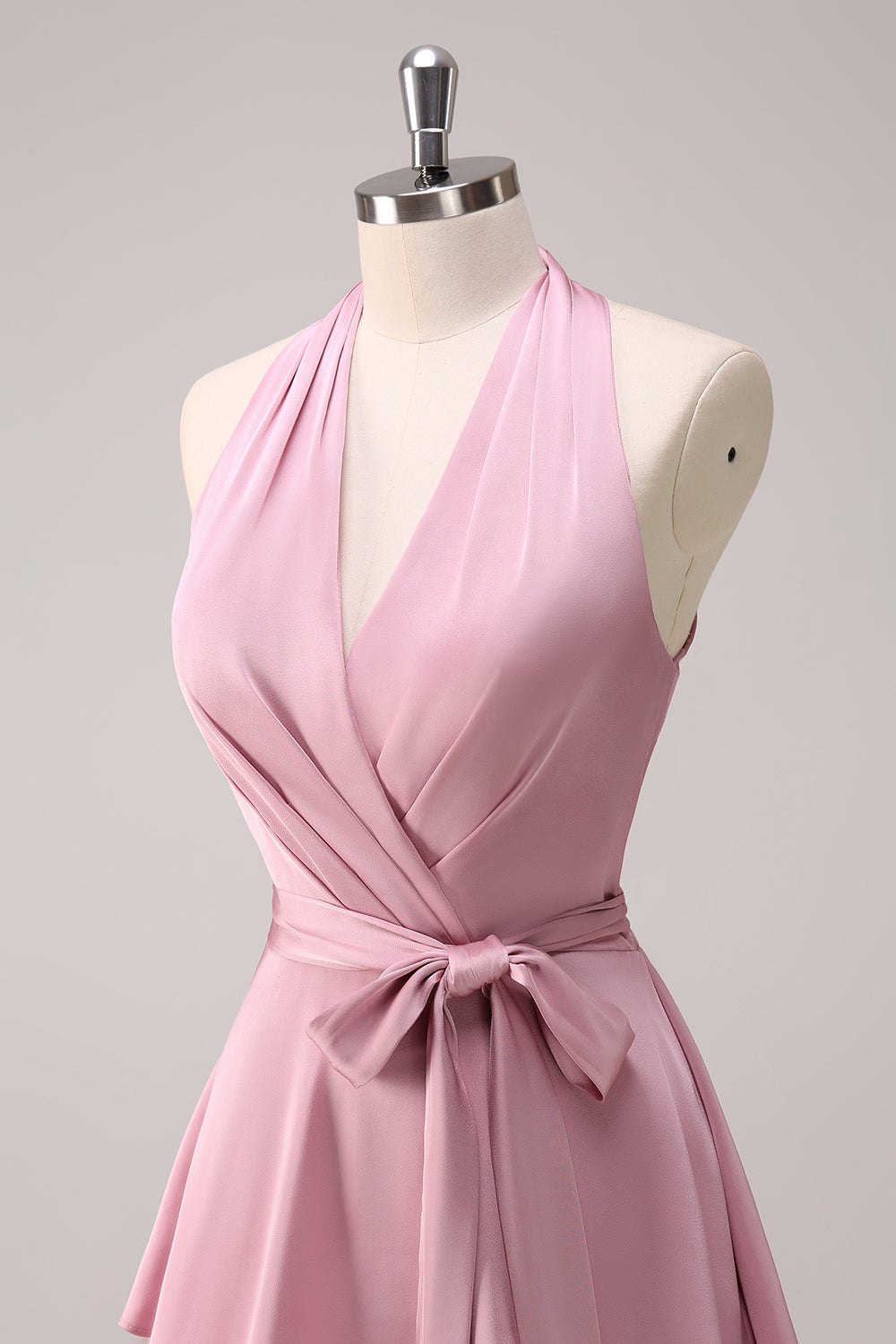 Vestido de dama de honor de línea A con cabestro rosa y faja