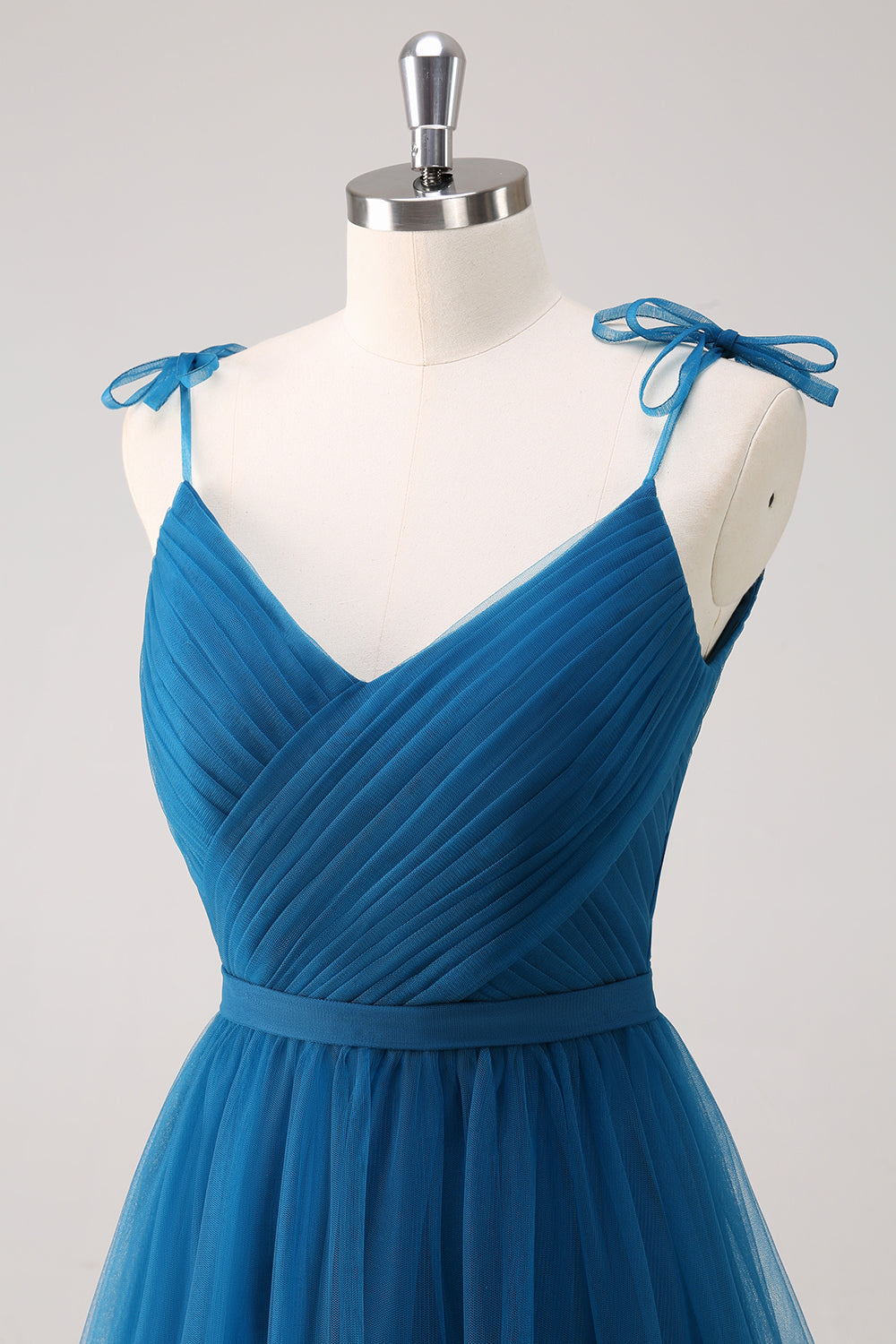 Tirantes finos azul oscuro Vestido largo de dama de honor de tul de línea A