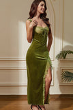 Vestido de fiesta largo con corsé de terciopelo sirena verde con abertura de encaje