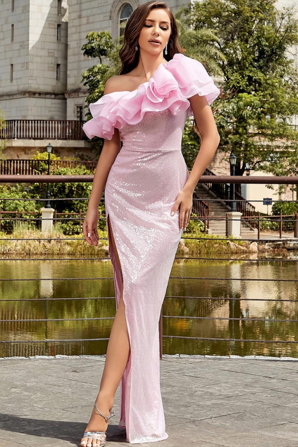 Vestido de fiesta largo con volantes de sirena rosa claro con abertura