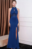 Vestido de fiesta largo con cuentas con cuello halter azul real brillante con abertura