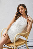 Vestido corto halter blanco ajustado de regreso a casa con encaje