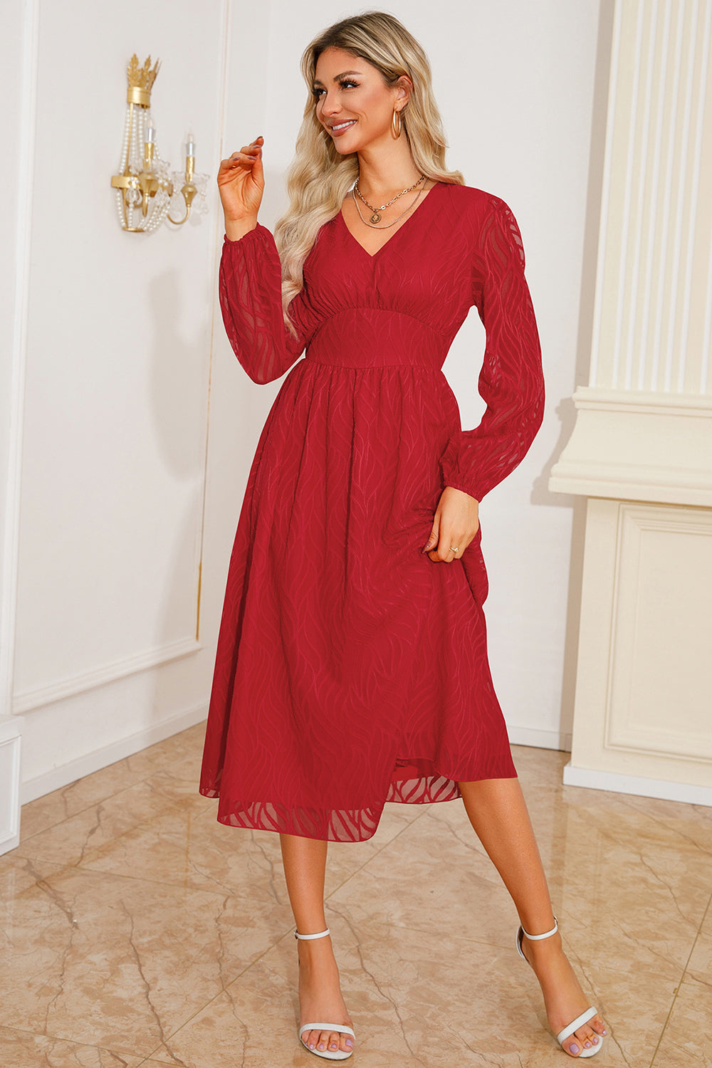 Vestido madre negro con escote en V y manga larga