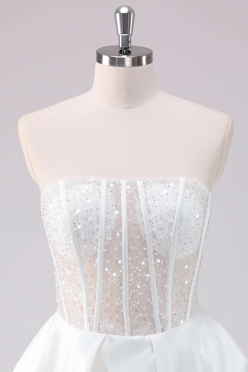 Vestido corto sin tirantes blanco brillante sin tirantes