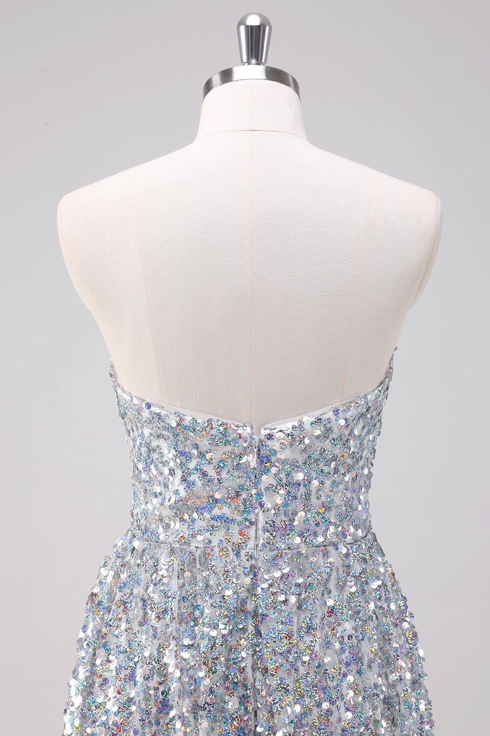 Vestido de fiesta corto asimétrico con lentejuelas plateadas brillantes