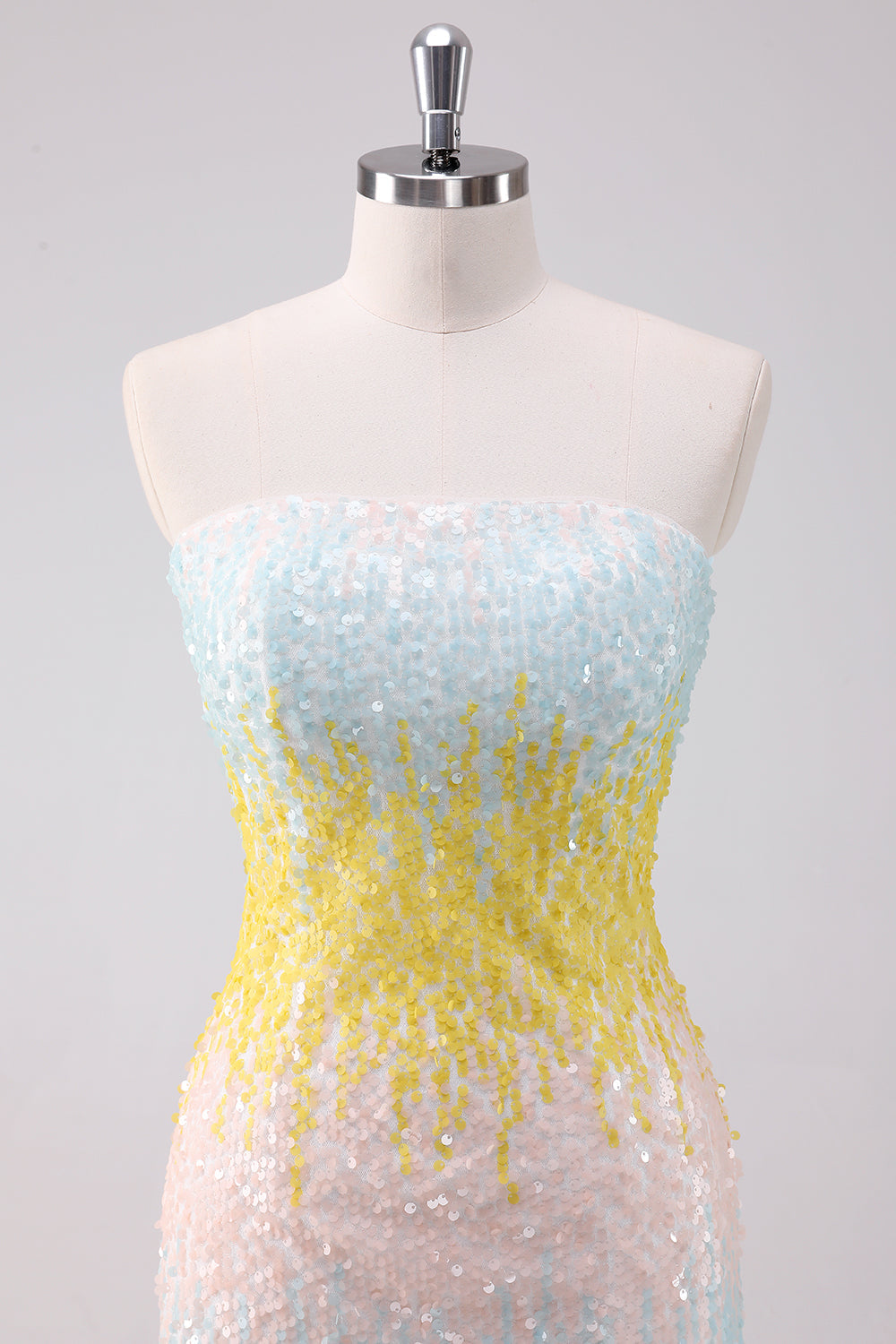 Vestido de fiesta corto ajustado sin tirantes blanco brillante