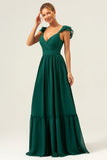 Vestido largo de dama de honor de gasa fruncido con escote en V de línea verde oscuro
