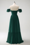 Vestido largo de dama de honor de gasa con cuello en V de línea verde oscuro