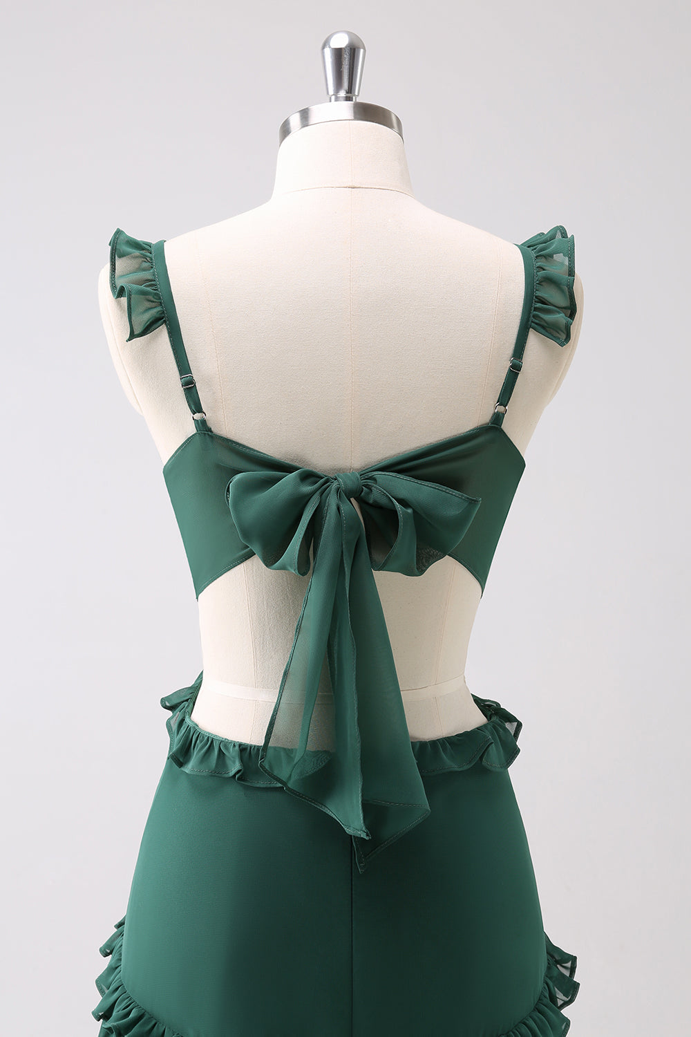 Vestido de dama de honor largo con volantes huecos de línea A verde oscuro