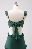 Vestido de dama de honor largo con volantes huecos de línea A verde oscuro