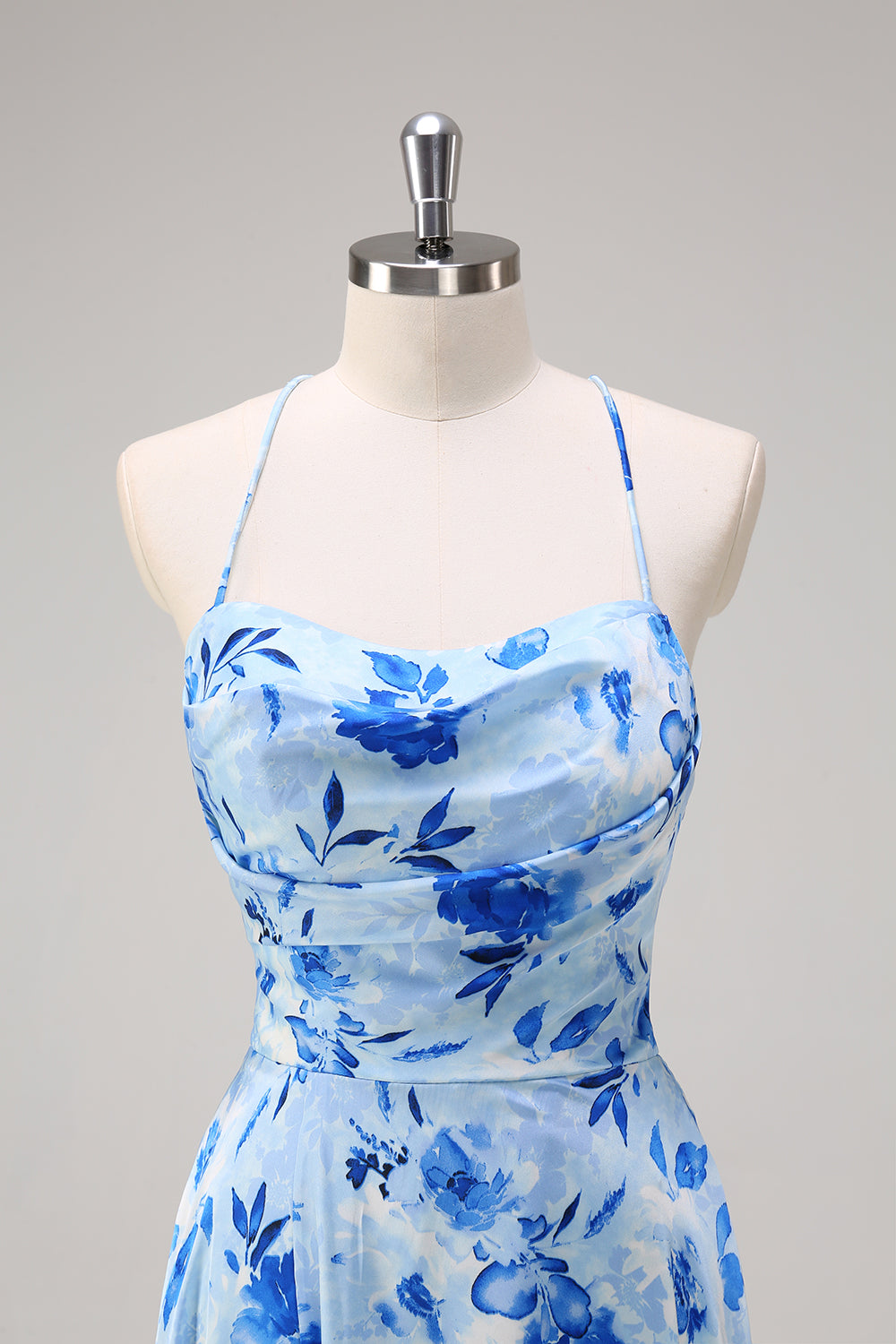 Vestido largo de dama de honor con tirantes florales azules con abertura