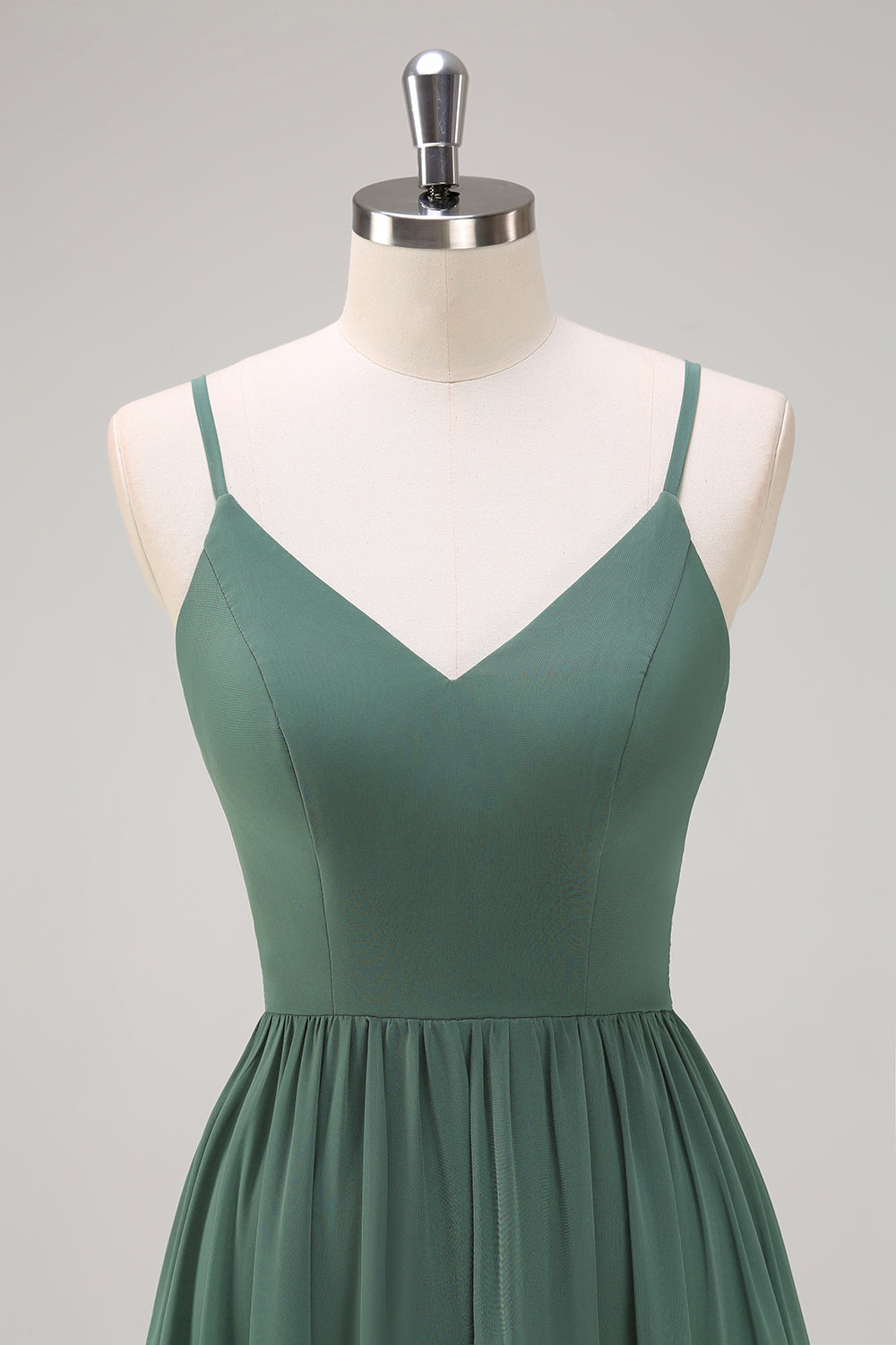Vestido largo de dama de honor de gasa con tirantes de espagueti de eucalipto de línea A
