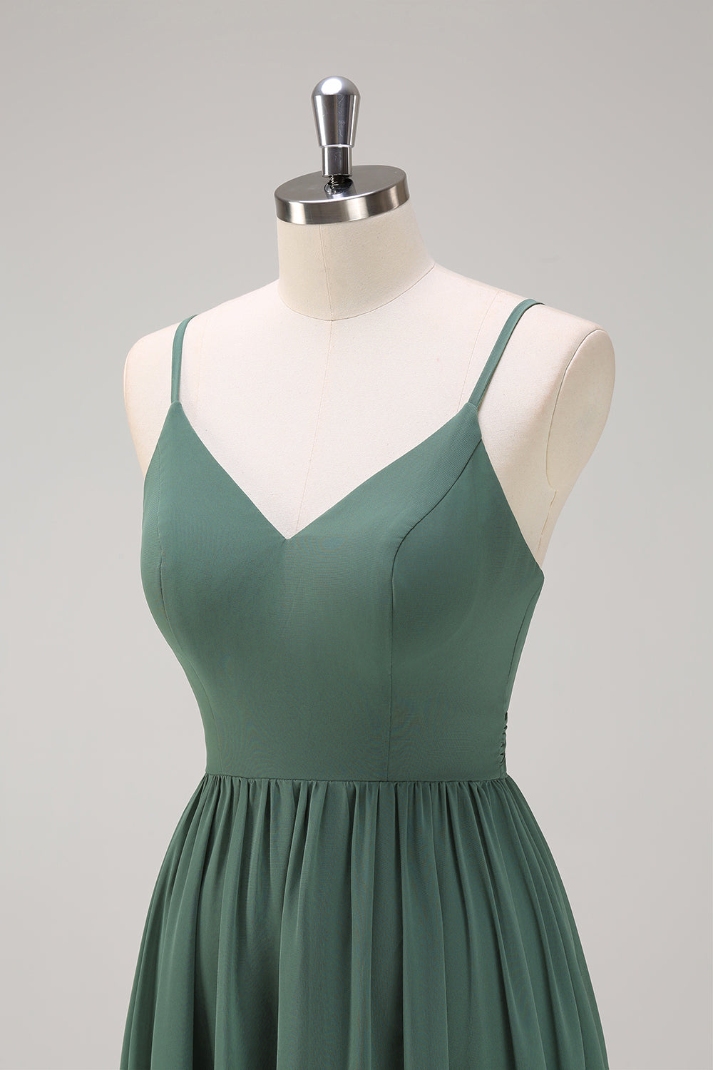 Vestido largo de dama de honor de gasa con tirantes de espagueti de eucalipto de línea A