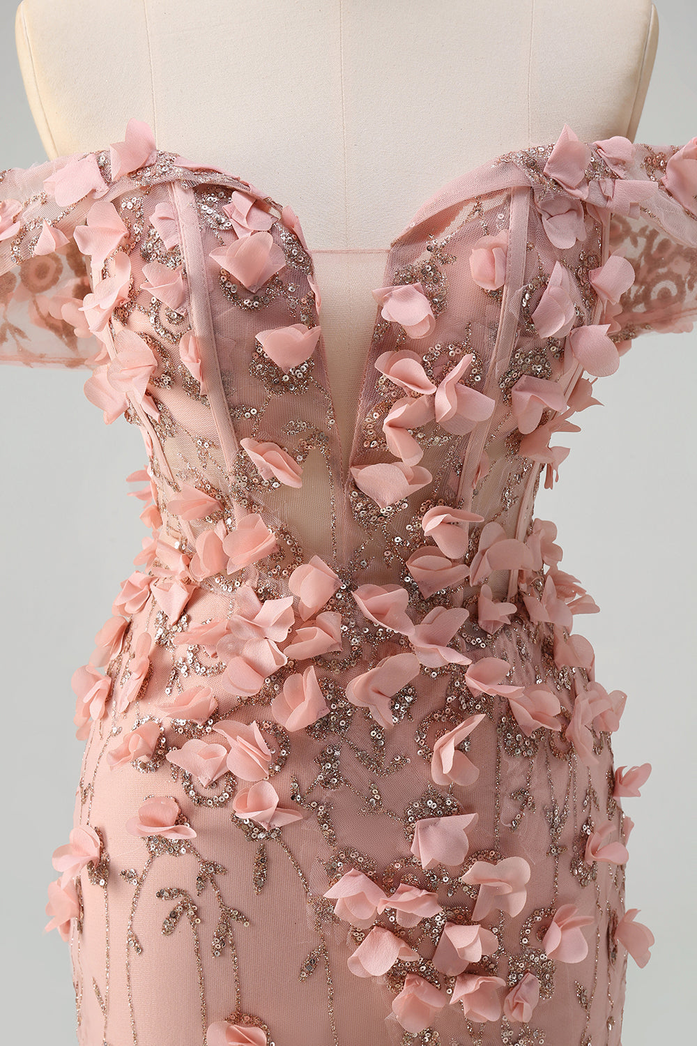 Vestido de fiesta largo con abertura de sirena con hombros descubiertos y flores en 3D