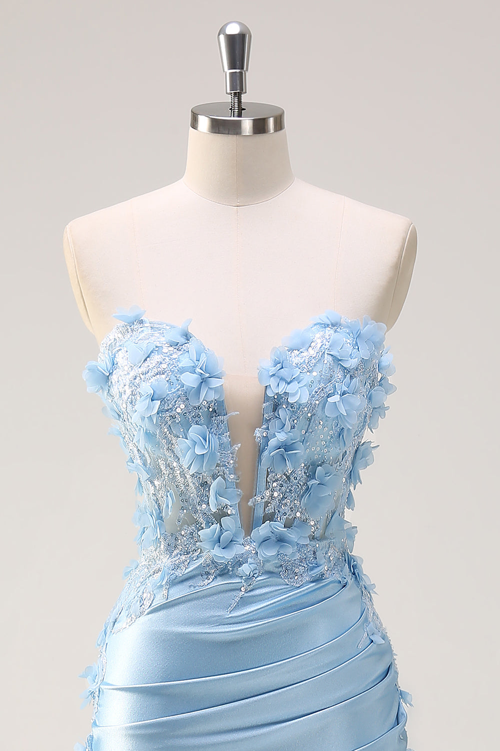 Vestido de fiesta de lentejuelas sin tirantes de sirena azul cielo con apliques