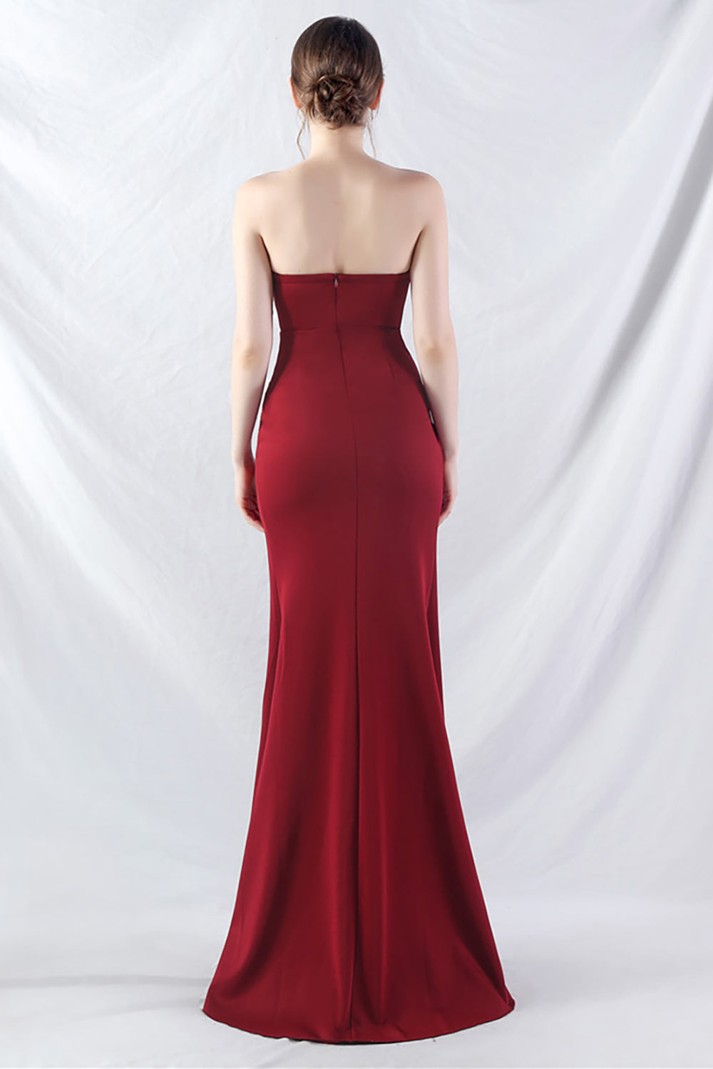 Vestido largo de fiesta con corsé de cuentas burdeos brillante con abertura