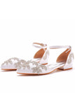 Zapatos de novia blancos de punta puntiaguda con abalorios
