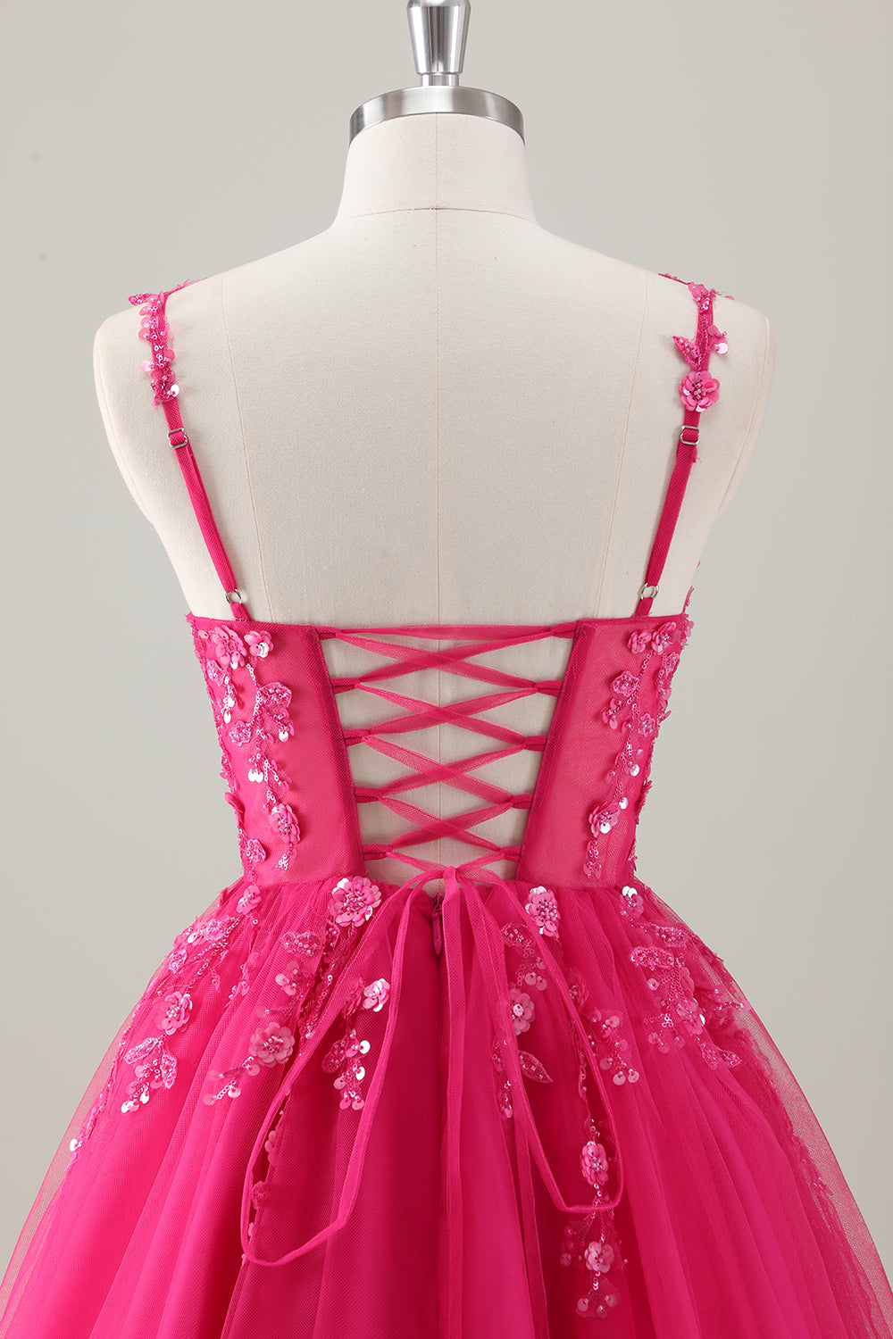 Vestido corto de regreso a casa con tirantes de espagueti azul real con apliques