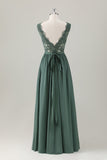 Vestido largo de dama de honor de encaje de eucalipto con abertura