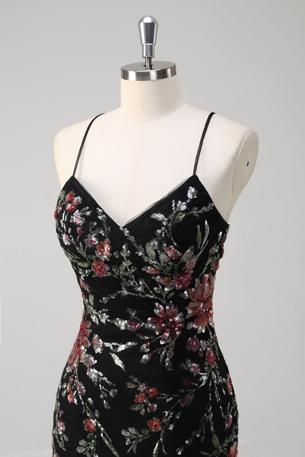 Vestido de fiesta largo con apliques de tirantes de espagueti sirena negro con lentejuelas