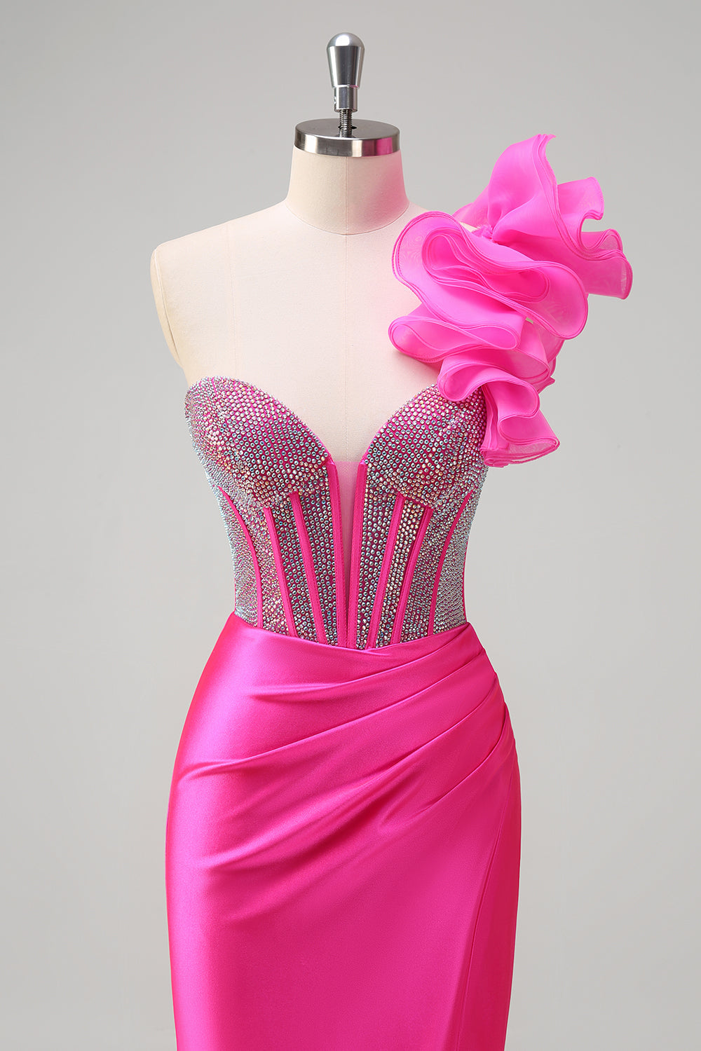 Sirena fucsia brillante con volantes extraíbles de un hombro Vestido de fiesta largo con abertura