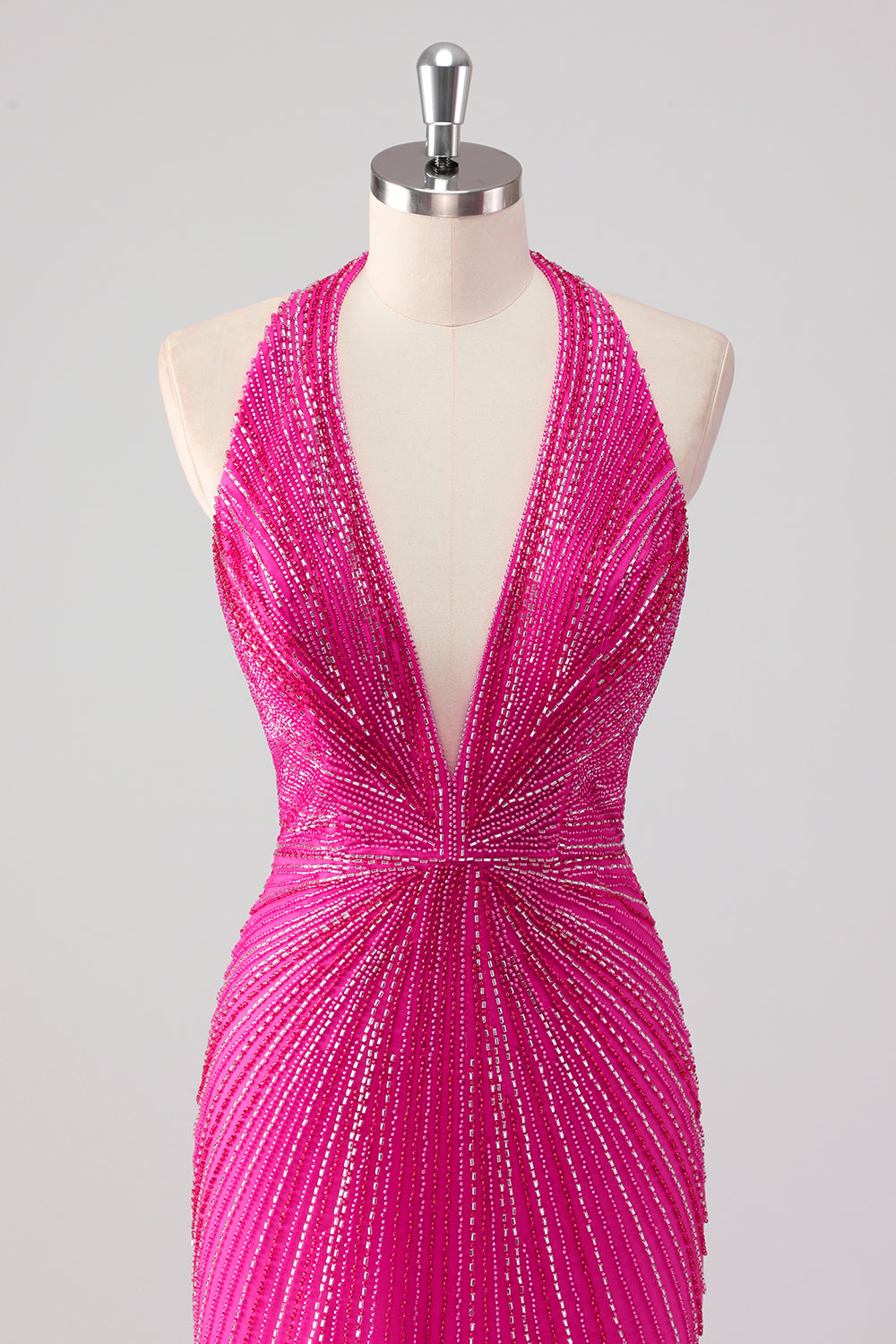 Vestido largo de fiesta con cuentas y espalda abierta de sirena fucsia con abertura