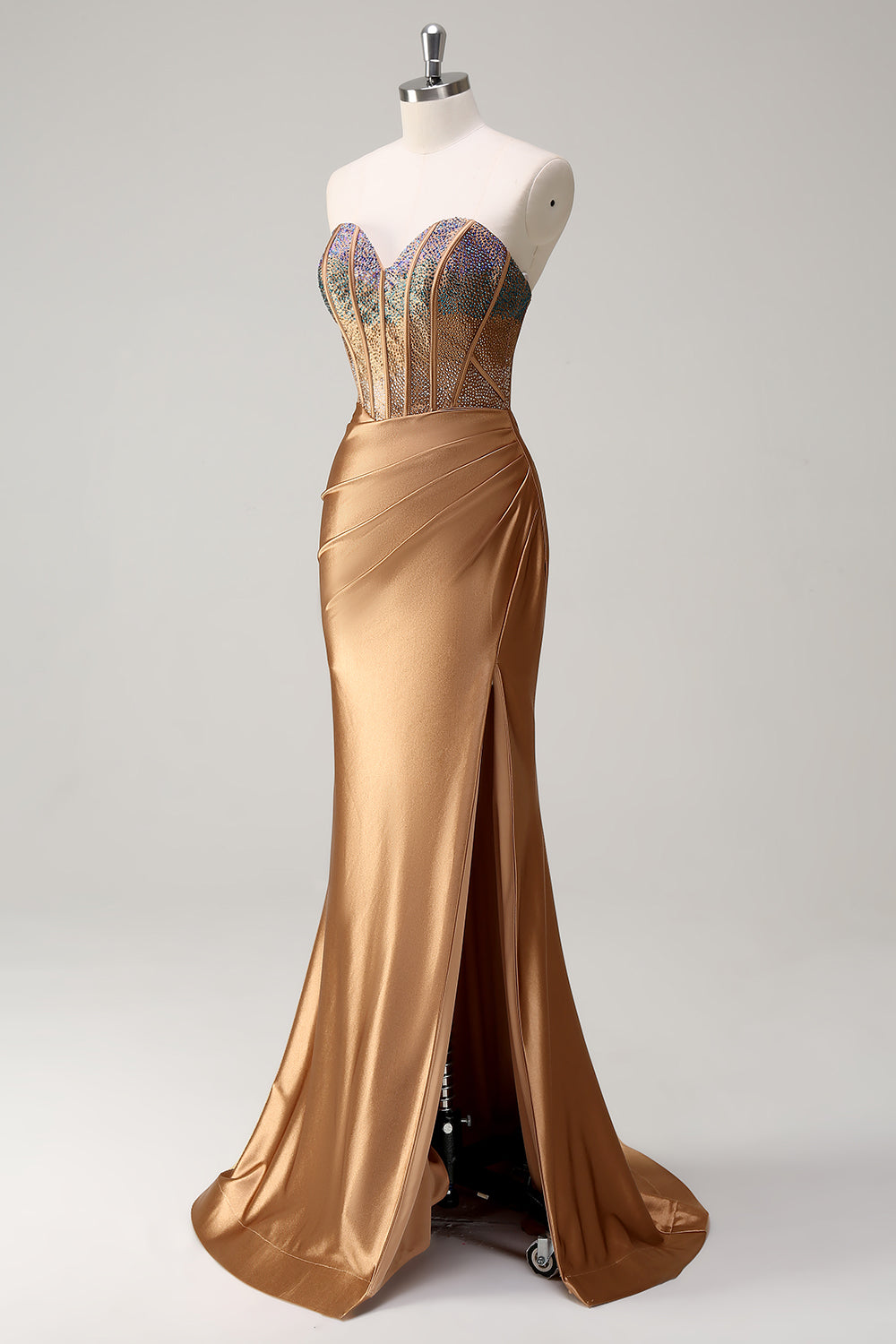 Vestido de fiesta de satén de sirena con cuentas de corazón marrón con abertura