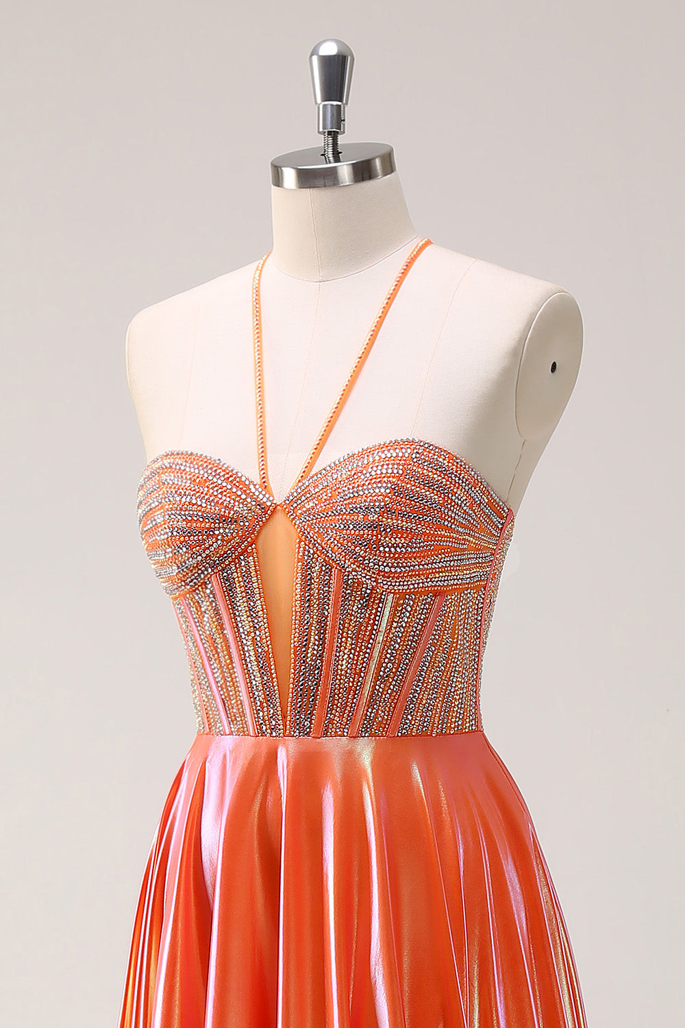 Vestido de fiesta largo con cuentas metalizadas de color naranja brillante