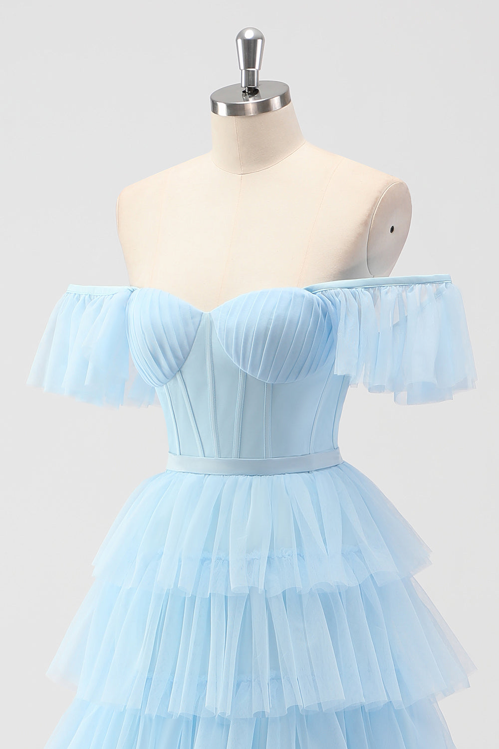 Azul cielo fuera del hombro Corsé escalonado A Line Vestido de dama de honor