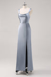 Vestido de dama de honor de satén azul grisáceo con abertura