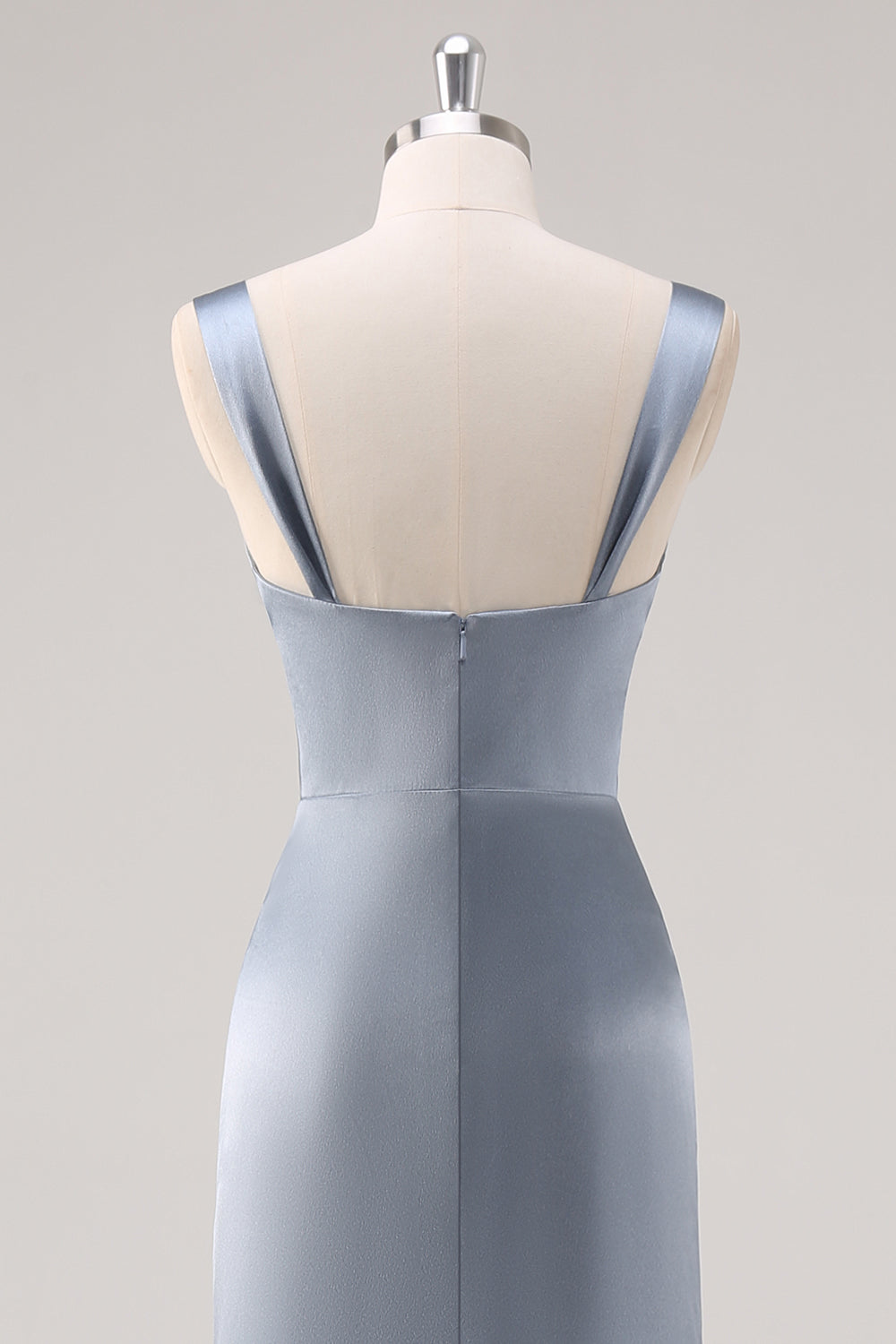 Vestido de dama de honor de satén azul grisáceo con abertura