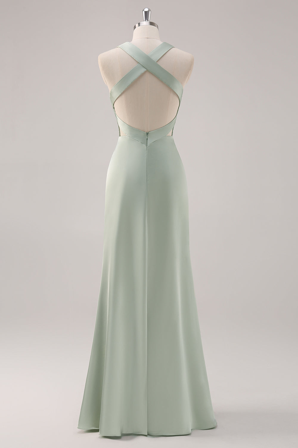 Vestido de dama de honor largo sin espalda con escote en V profundo de satén verde salvia