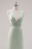 Vestido de dama de honor largo sin espalda con escote en V profundo de satén verde salvia
