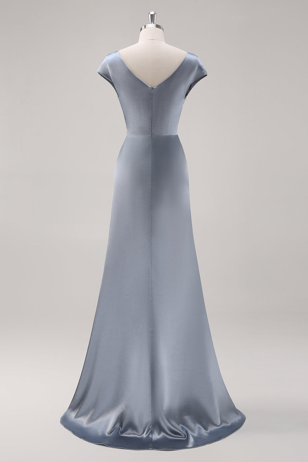 Vestido de dama de honor con cuello de campana de satén azul grisáceo con mangas de capa